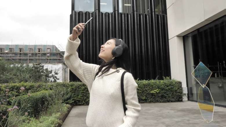 Visitor experiencing HARMONY through their smartphone 