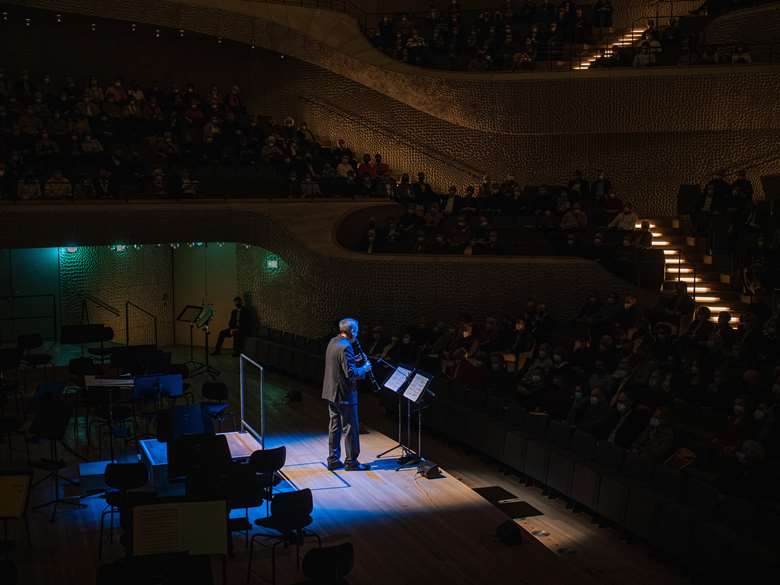 Clarinetist Jörg Widmann performing in Sunday's concert as part of the Elbphilharmonie's anniversary festival