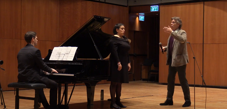 Baritone Thomas Hampson teaching one of the newly launched online masterclasses ©Buchmann-Mehta School of Music 