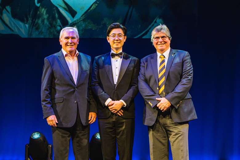 Edward Kim with Sir Geraint's sons, Alun and Huw Evans ©Kirsten McTernan