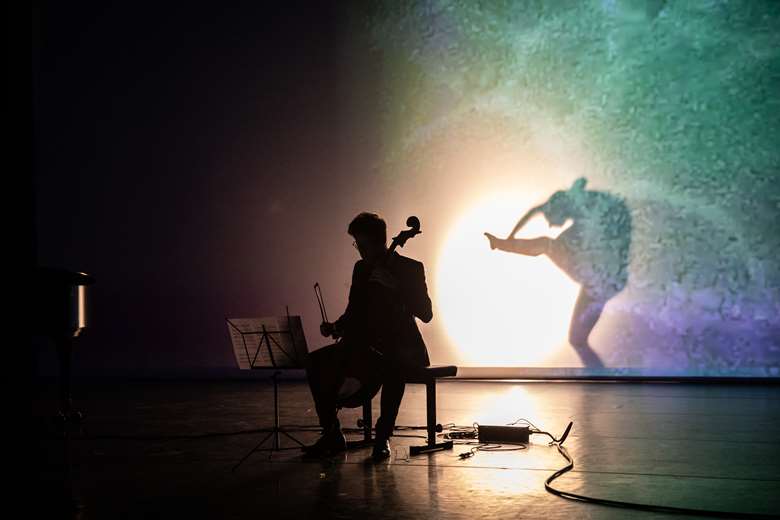 First prize winners Trio Silhouette combined classical piano and cello with lighting, visuals and dance © Melanie Lemahieu