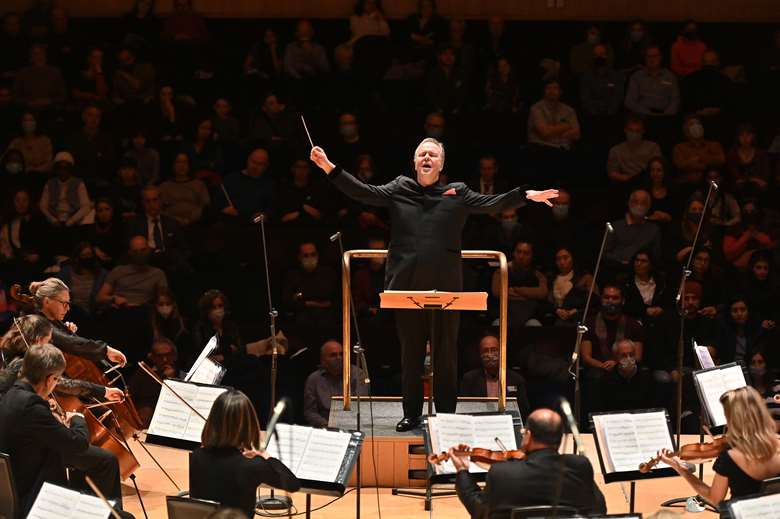 Sakari Oramo conducts the BBC Symphony Orchestra in A Masterpiece Rediscovered in 2021 © BBC/Mark Allan