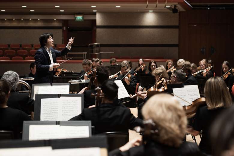 CBSO chief conductor and artistic advisorKazuki Yamada performs with the orchestra in May 2022 ©Benjamin Ealovega
